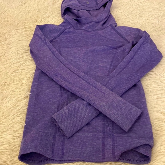 Barely worn ivivva long sleeve hodded tight fit athletic shirt - Picture 1 of 4